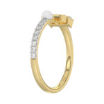 Stylish 10K Yellow Gold Ladies Ring Featuring Letter “H”, Luminous Pearl, And Round Diamond Accents. A Delicate 0.10Ct Fine Jewelry Piece. - Image 4